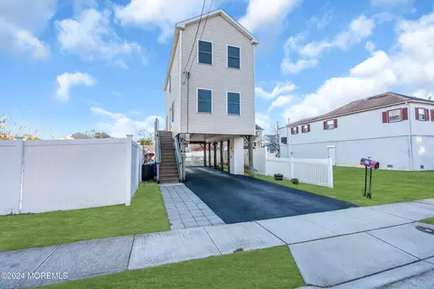706 Edmunds Ave, Union Beach, NJ 07735