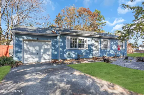512 N Shore Dr, Forked River, NJ 08731