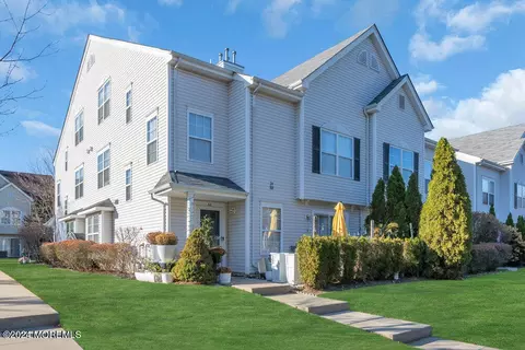 29 St Paul Ct, Tinton Falls, NJ 07712