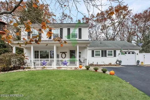 31 Eric Dr, Howell, NJ 07731