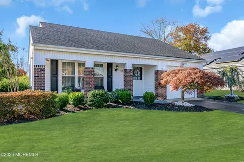 41 Sandhurst St, Manchester, NJ 08759