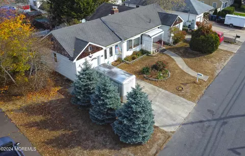 425 Capstan Ave, Beachwood, NJ 08722