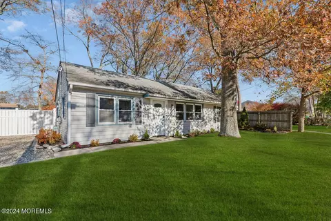 612 Clairmore Ave, Lanoka Harbor, NJ 08734