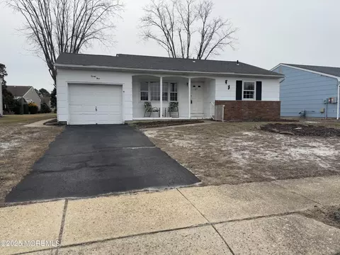 23 Eton Rd, Toms River, NJ 08757