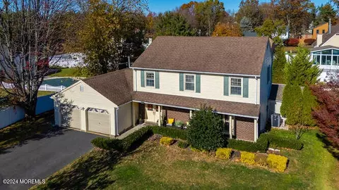 5 Bayberry Dr, Holmdel, NJ 07733