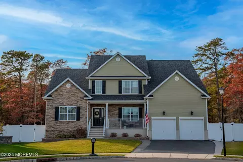 3 Fallow Ct, Bayville, NJ 08721