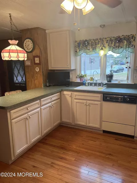 5 Eagle Dr, Whiting, NJ 08759 photo 8