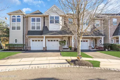 24 Island Breeze Ct, Manahawkin, NJ 08050