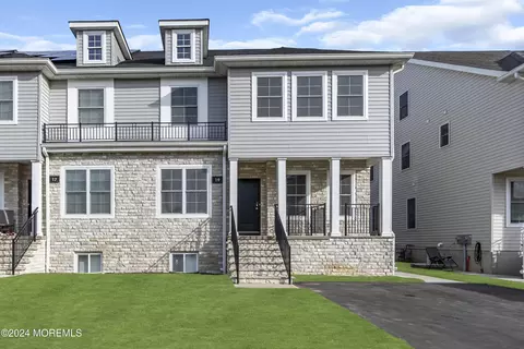 19 Lenox Dr, Lakewood, NJ 08701