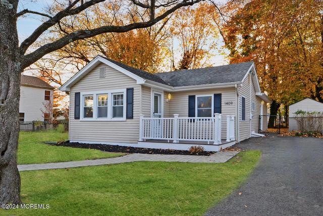 1409 Valley Dr, Wall, NJ 07719