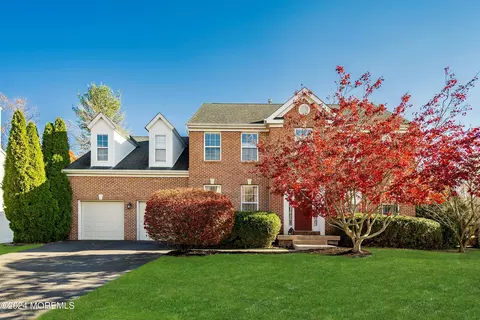 4 Shannon Ct, Howell, NJ 07731