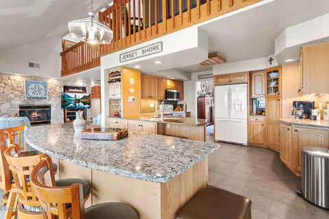 Kitchen - 819 Forepeak Dr, Forked River, NJ 08731 photo 3 of 7