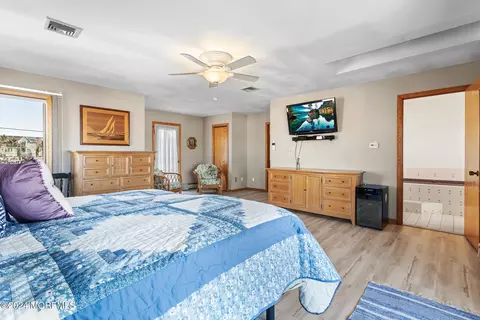 Bedroom - 819 Forepeak Dr, Forked River, NJ 08731 photo 5 of 5