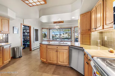 Kitchen - 819 Forepeak Dr, Forked River, NJ 08731 photo 7 of 7