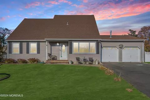 110 Imperato Ct, Toms River, NJ 08753