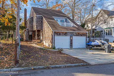 109 Simpson Ave, Island Heights, NJ 08732