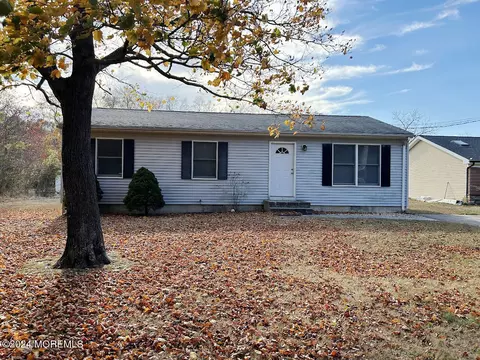 28 Water St, Barnegat, NJ 08005