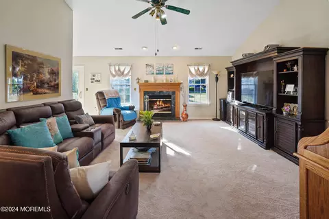 10 Chadwick Sq, Jackson, NJ 08527 photo 16