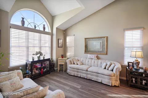 10 Chadwick Sq, Jackson, NJ 08527 photo 5