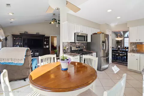 10 Chadwick Sq, Jackson, NJ 08527 photo 15