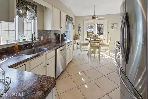 10 Chadwick Sq, Jackson, NJ 08527 photo 11