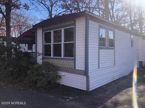 6 D Trl, Brick, NJ 08724