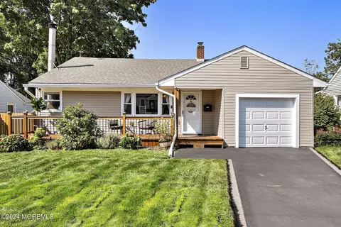 9 Walnut Ave, Red Bank, NJ 07701