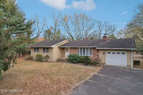 1535 Silverton Rd, Toms River, NJ 08755