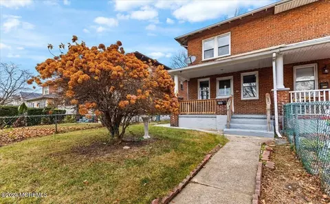 208 Woodlawn Ave, Florence, NJ 08518