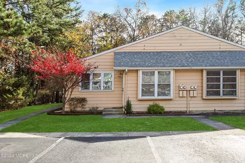81 A Franklin Ln, Whiting, NJ 08759
