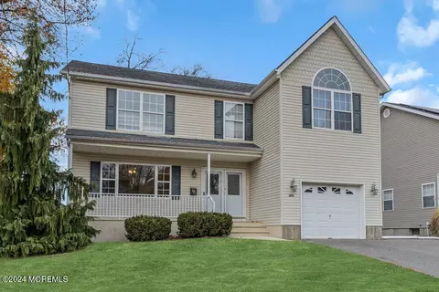 342 Oak Pkwy, Dunellen, NJ 08812