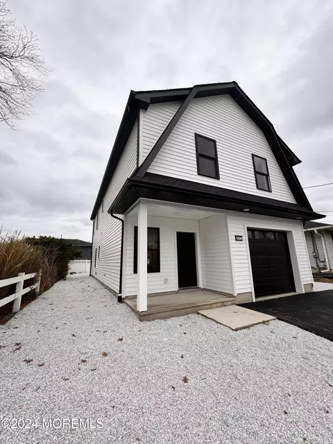 813 Ensign Ave, Beachwood, NJ 08722