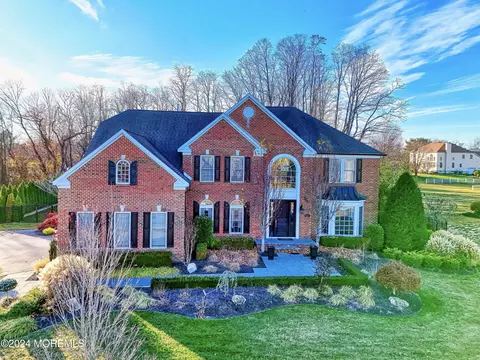 11 Nicole Ct, Freehold, NJ 07728