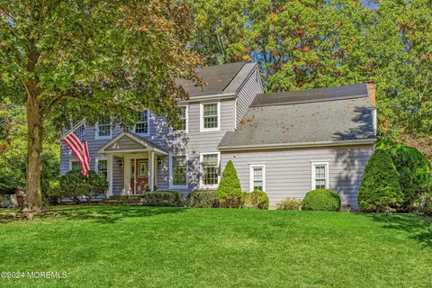 31 Doherty Dr, Middletown, NJ 07748