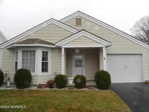 3 Tall Hedge Ct, Barnegat, NJ 08005