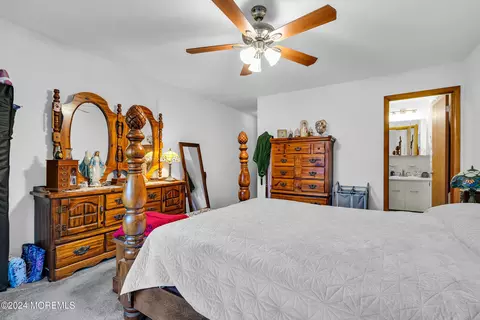 Bedroom - 15 Mapleton Rd, Toms River, NJ 08757 photo 4 of 4