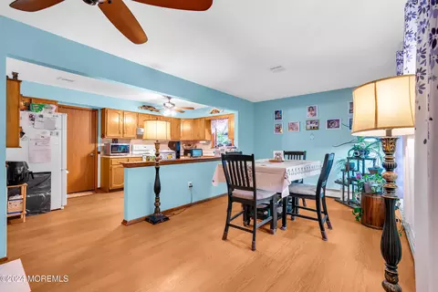 Dining - 15 Mapleton Rd, Toms River, NJ 08757 photo 5 of 8