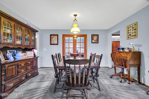 Dining - 15 Mapleton Rd, Toms River, NJ 08757 photo 1 of 8