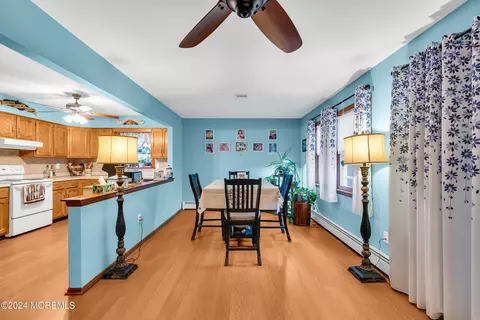Dining - 15 Mapleton Rd, Toms River, NJ 08757 photo 4 of 8