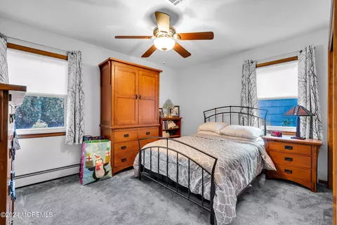 Bedroom - 15 Mapleton Rd, Toms River, NJ 08757 photo 1 of 4