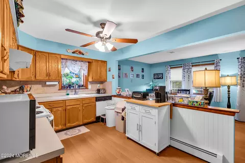 Kitchen - 15 Mapleton Rd, Toms River, NJ 08757 photo 3 of 5