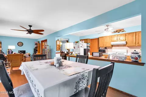 Dining - 15 Mapleton Rd, Toms River, NJ 08757 photo 8 of 8