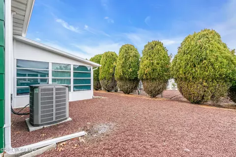 Exterior - 15 Mapleton Rd, Toms River, NJ 08757 photo 10 of 10