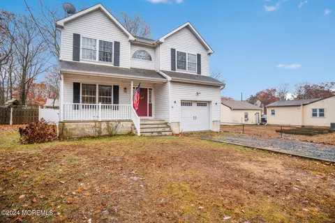114 Fourth Ave, Tuckerton, NJ 08087