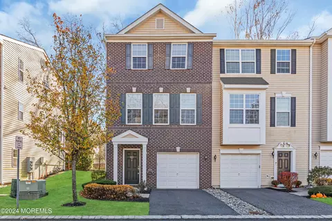 243 Chickadee Ct #1000, Freehold, NJ 07728