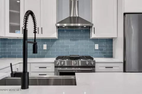Kitchen - 98 Adriatic Ave, Waretown, NJ 08758 photo 2 of 3