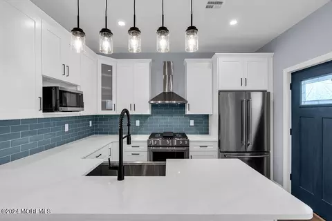 Kitchen - 98 Adriatic Ave, Waretown, NJ 08758 photo 1 of 3