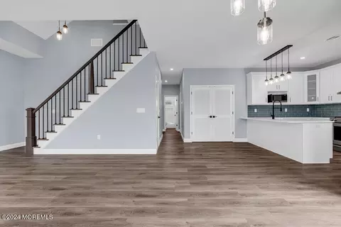 Entry Way - 98 Adriatic Ave, Waretown, NJ 08758 photo 3 of 3