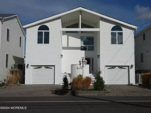 1386 Paul Blvd, Manahawkin, NJ 08050