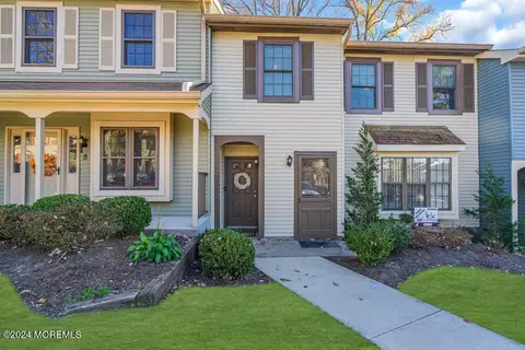 216 Haverford Ct #216, Aberdeen, NJ 07747